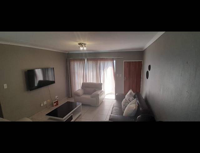 2 BEDROOM TOWNHOUSE FOR SALE IN VORNA VALLEY